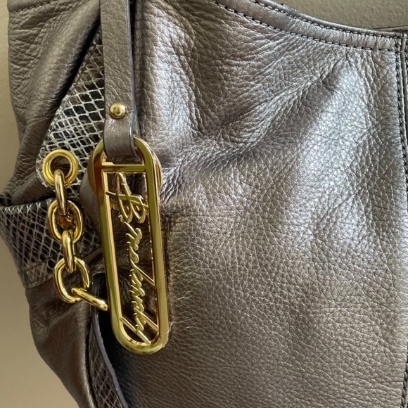 b. Makowsky Pewter Metallic Leather Shoulder Bag - Picture 13 of 14